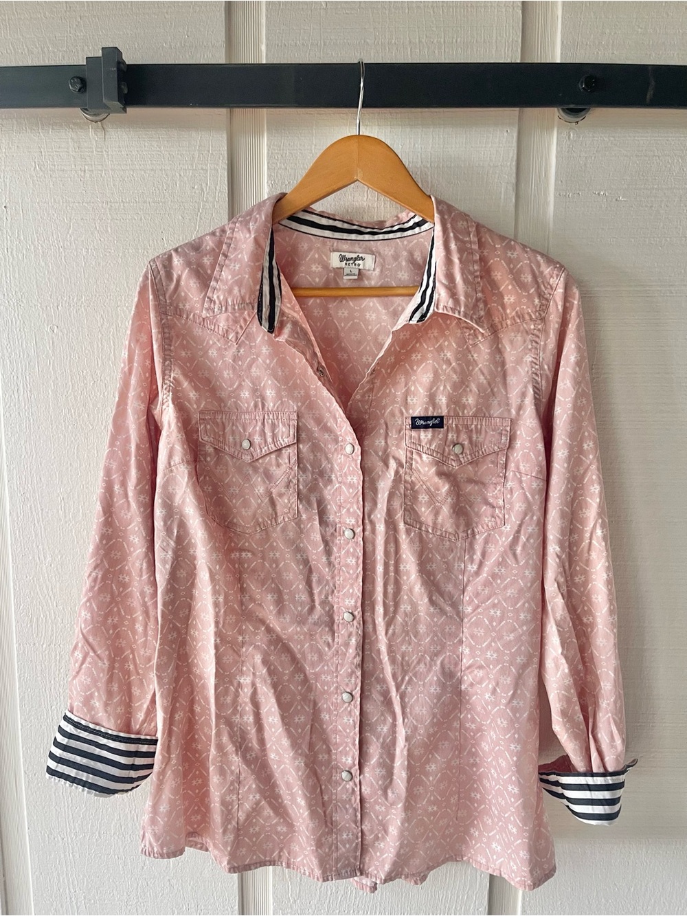 Wrangler Retro Light Pink Printed Western Shirt with Pearl Snaps and Stripe Trim